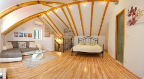 House Sandra 2